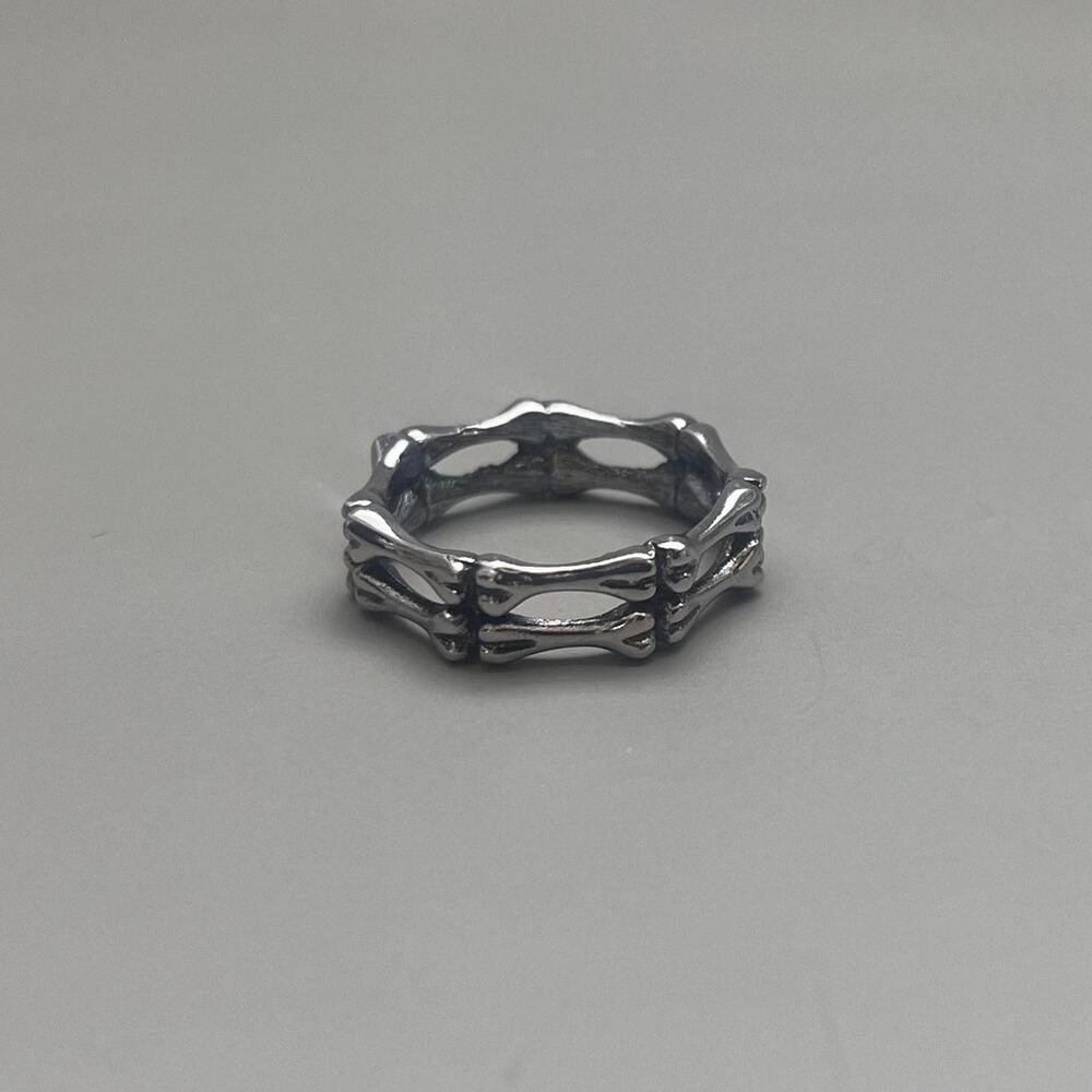 Y2K Vintage Silver Bone Wrap Ring – Size 8, Unisex, Brand New